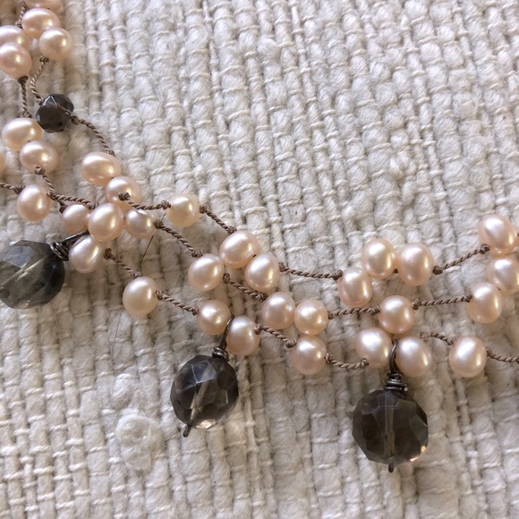 Pink pearl and smoky crystal necklace, bracelets and earrings. - Picture 6 of 11